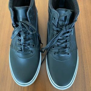 Vans Women’s Ward High Top Sneaker- new w/o box